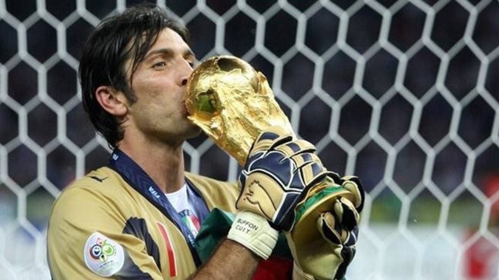 Só ele ficou! Com aposentadoria de De Rossi, Buffon é o único italiano campeão do mundo de 2006 na ativa Jornal MEIA HORA - Esportes